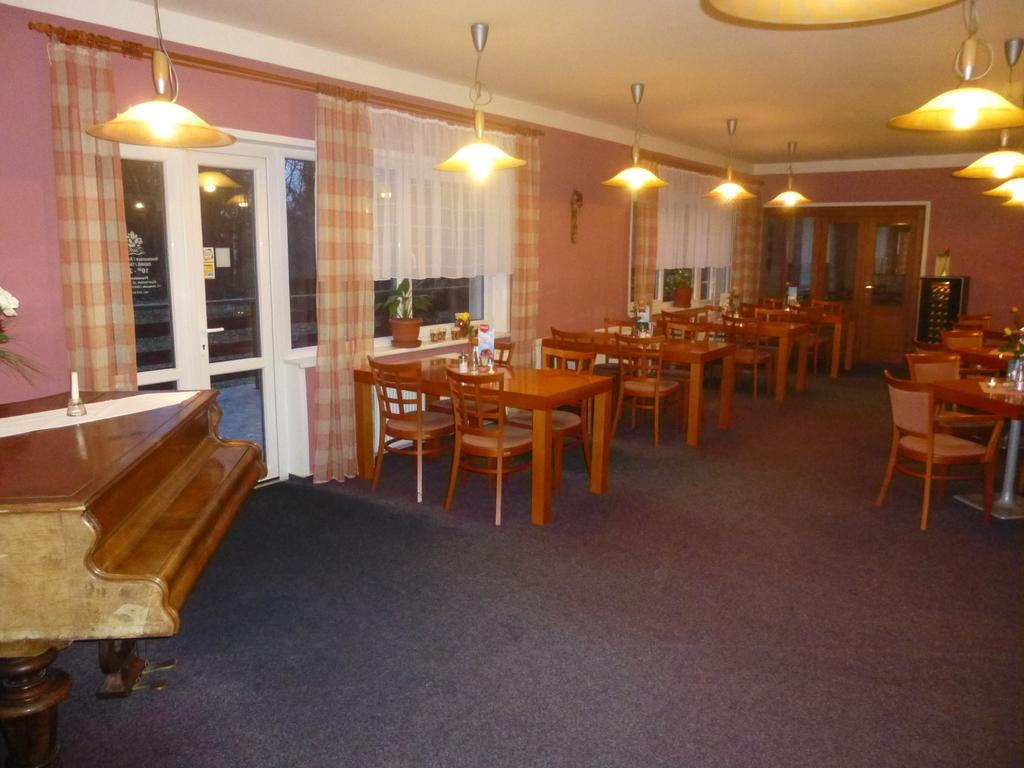 Hotel Zatisi Františkovy Lázně Kültér fotó