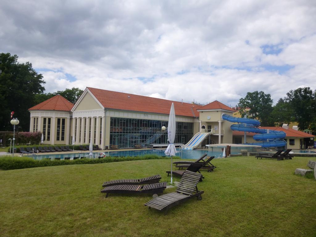 Hotel Zatisi Františkovy Lázně Kültér fotó
