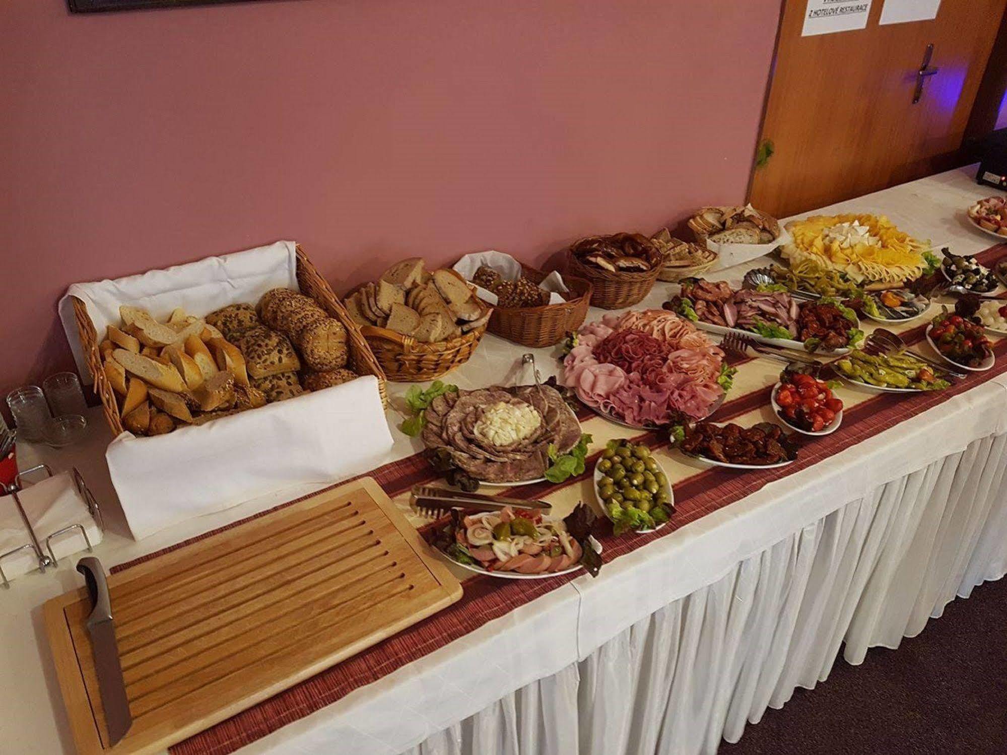 Hotel Zatisi Františkovy Lázně Kültér fotó