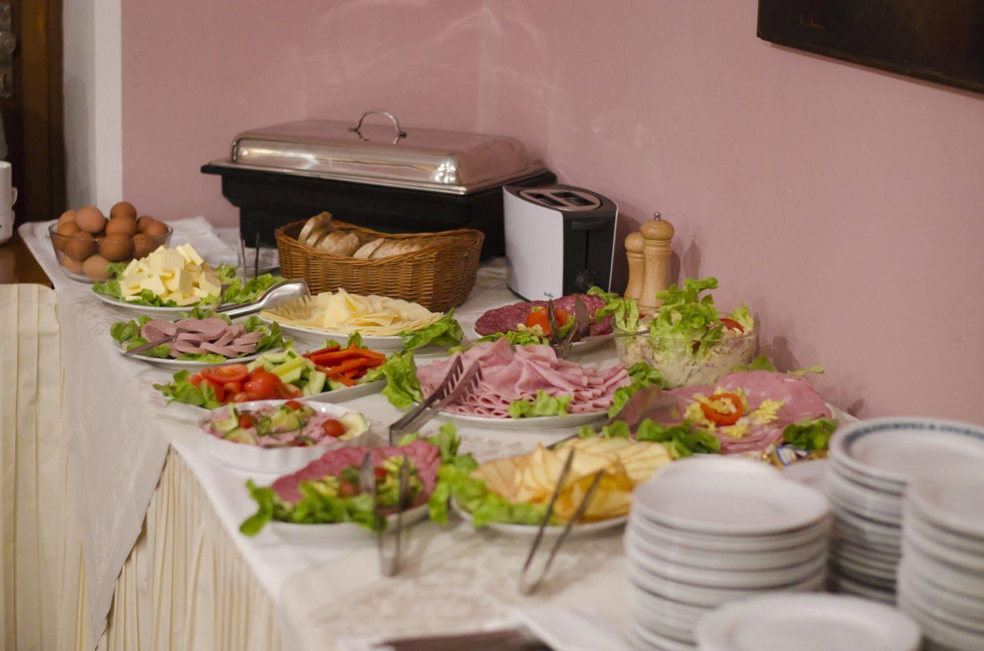 Hotel Zatisi Františkovy Lázně Kültér fotó